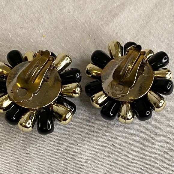 Cluster Earrings Black And Gold Bursts Clip Ons Lightweight - Picture 7 of 9